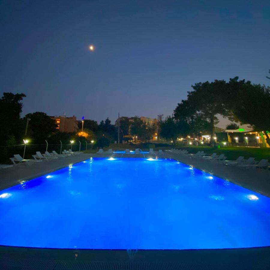 Dream Town Hotel&Restaurant Kemer Esterno foto