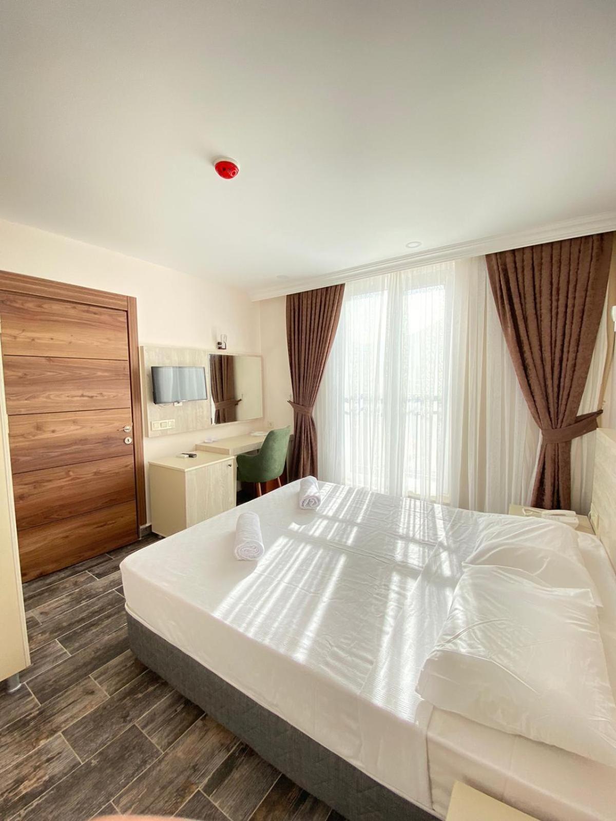 Dream Town Hotel&Restaurant Kemer Esterno foto